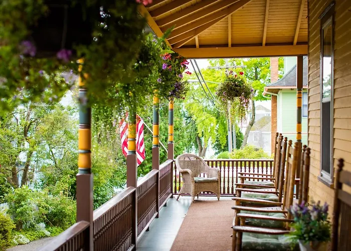 Pine Cottage Bed & Breakfast